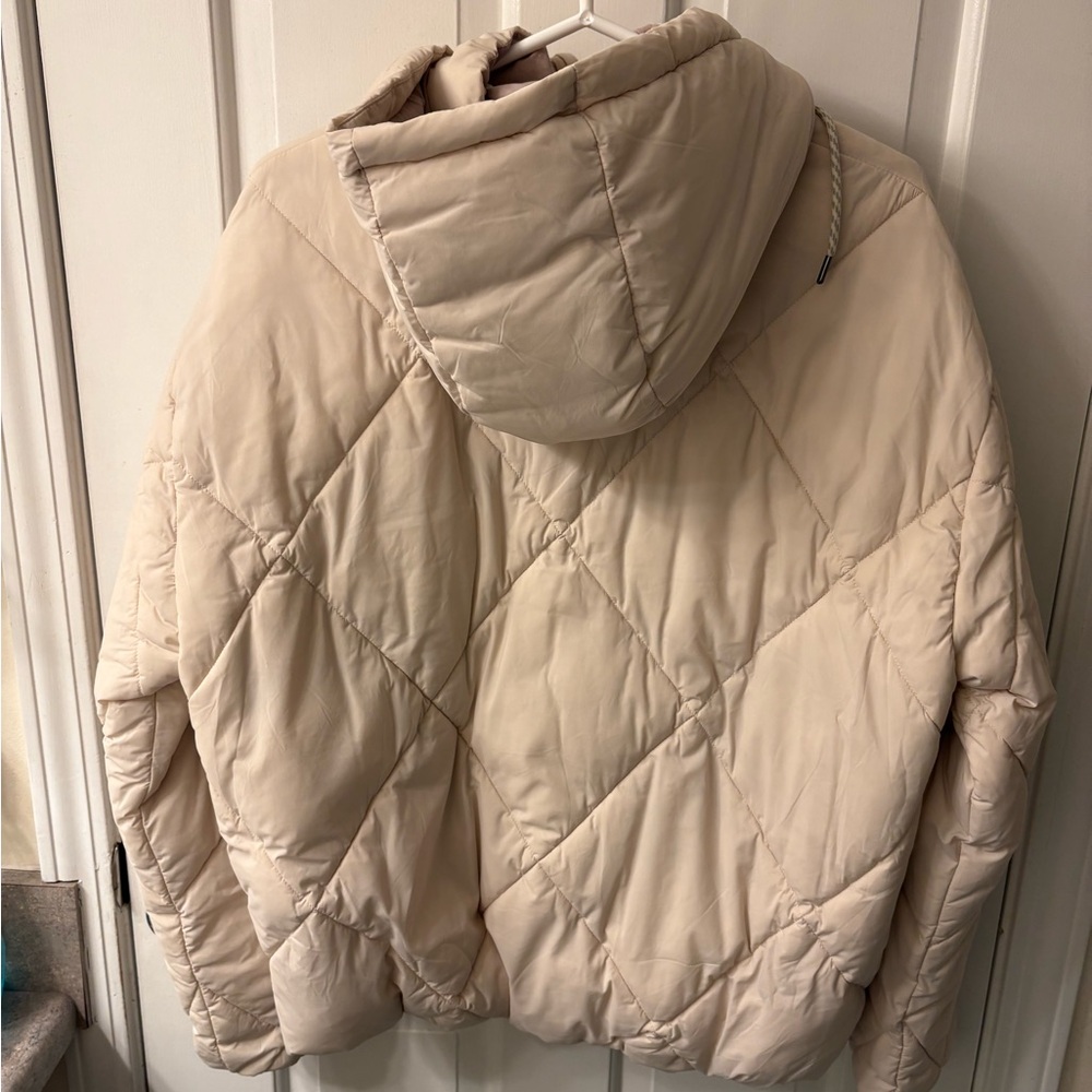 Vuori decompression jacket NWT - Picture 3 of 5